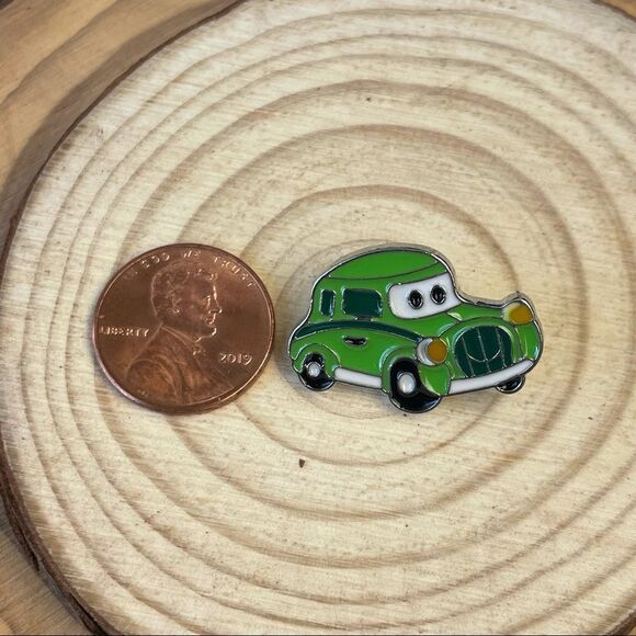 Green Cars Enamel Pin/ Brooch Lapel - Picture 4 of 6